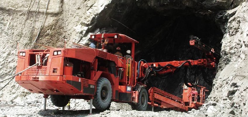 鉆機(jī)與鏟運機(jī)